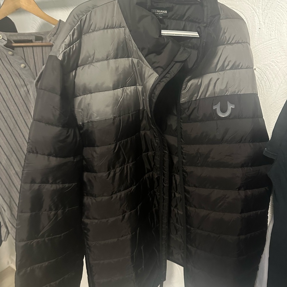 Men's Black Puffer Jacket - Picture 5 of 5